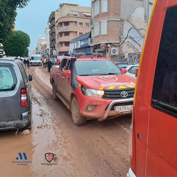 Bomberos del CPB trabajan en Valencia para apoyar en labores de búsqueda y rescate de personas