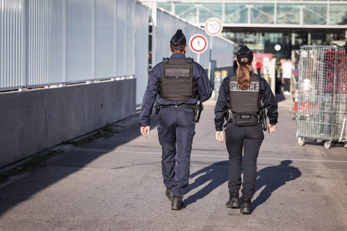 October 25, 2024, Paris, France, FRANCE: Paris, France le 25 octobre 2024 - A l occasion des departs en vacances, FranÃois Durovray, Ministre des Transports, s est rendu a la Gare de Lyon afin de faire un point sur les flux prevus pour les prochains jour