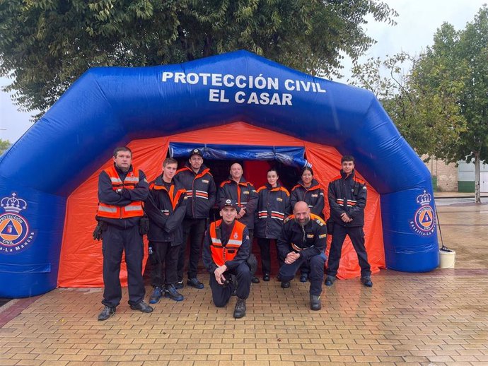 Voluntarios de Protección Civil de El Casar desplazados a Valencia.