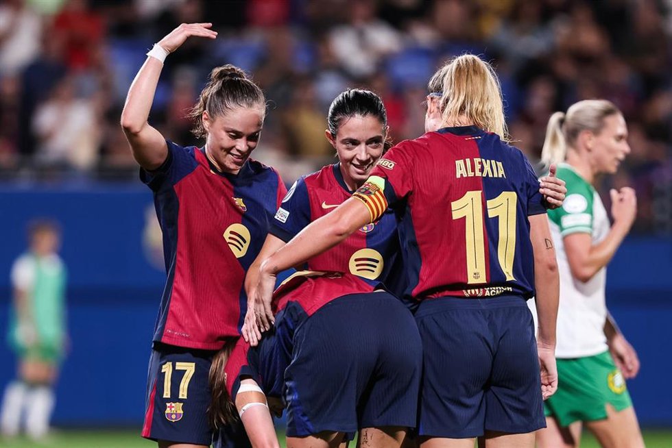 Las jugadoras del FC Barcelona celebran un gol durante un partido