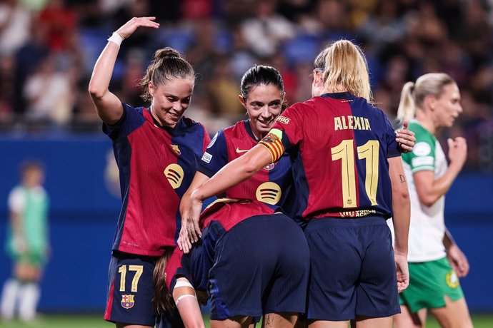 Caroline Graham Hansen of FC Barcelona Femenino celebrates a goal with Alexia Putellas and Aitana Bonmati during the UEFA Women’s Champions League, football match played between FC Barcelona and Hammarby IF at Johan Cruyff Stadium on October 16, 2024 in S