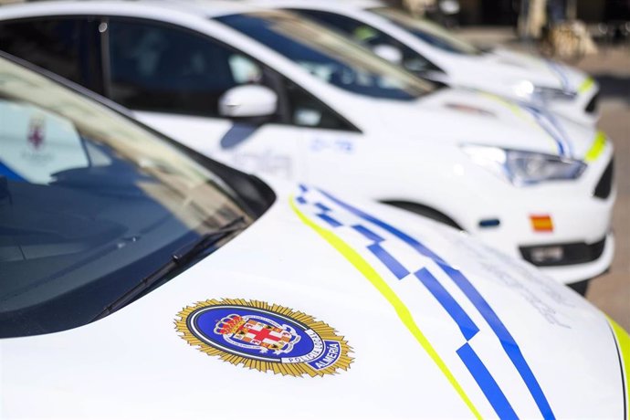 Archivo - Coches de la Policía Local de Almería.