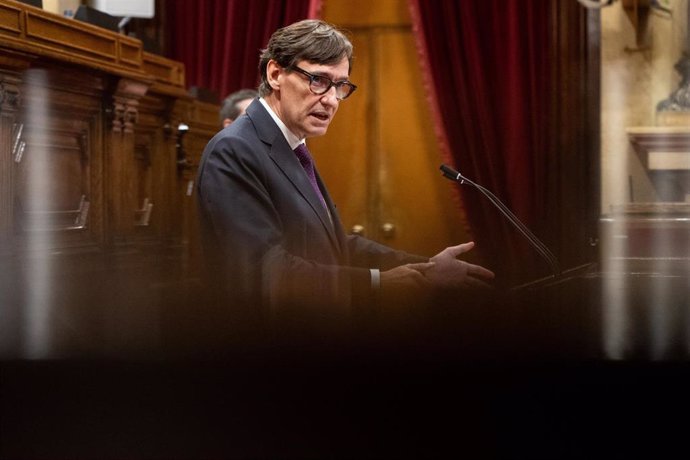 Archivo - El presidente de la Generalitat de Catalunya, Salvador Illa, en el Parlament, en Barcelona (Catalunya)