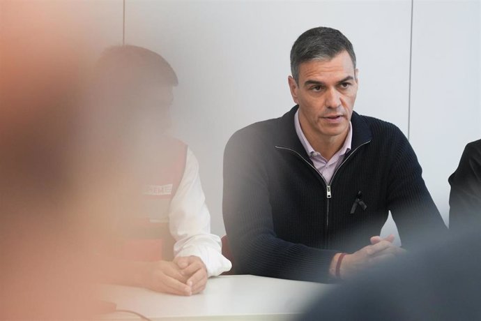 El presidente del Gobierno, Pedro Sánchez, durante una reunión en el Centro de Coordinación Operativo Integrado (CECOPI) de la Comunitat Valenciana