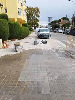 Tareas de limpieza y reparación tras el paso del temporal por el Puerto de Santa María.