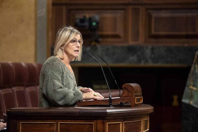 La diputada del PNV Idoia Sagastizabal interviene durante una sesión plenaria en el Congreso de los Diputados, a 15 de octubre de 2024, en Madrid (España). El Pleno del Congreso decide hoy si tramita una propuesta del PP para reformar la Ley de Electoral 