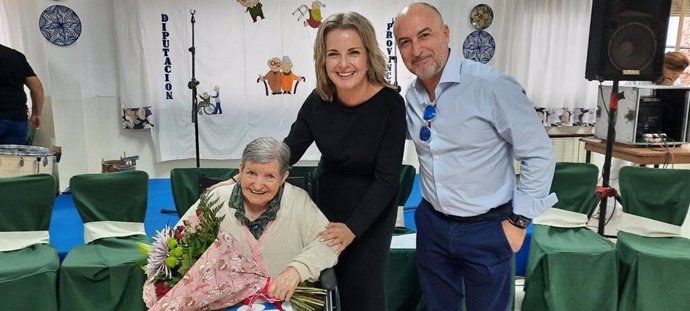 Acto de homenaje de la Diputación de Almería a personas mayores en la Residencia Asistida.