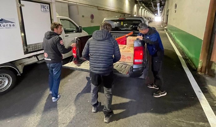 Los pisteros de Sierra Nevada se preparan para unirse a las labores de rescate en Paiporta (Valencia).