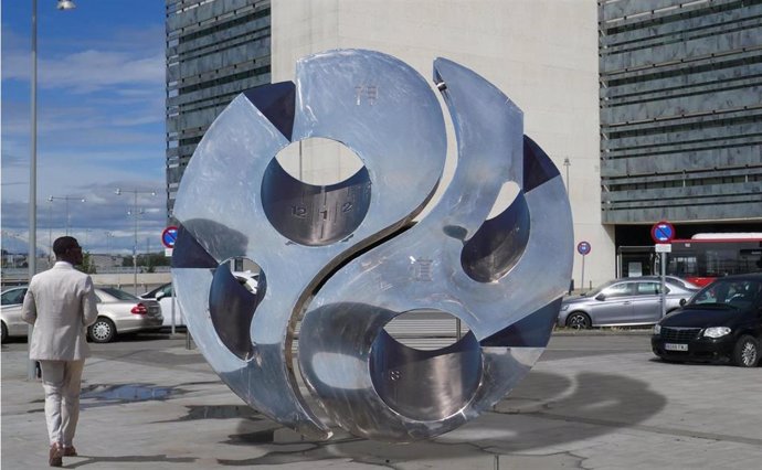 Recreación de cómo quedará la escultura en la zona de llegadas del AVE de la Estación Delicias de Zaragoza.