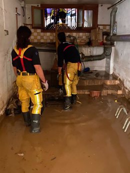 Imagen de bomberos procedentes de Jaén prestando su ayuda en Valencia.