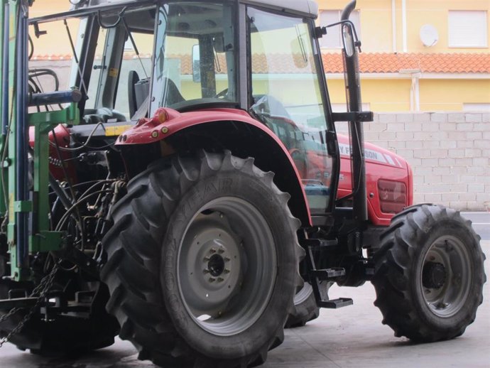 Archivo - Tractor, agricultura, campo, maquinaria, agricultor, PAC