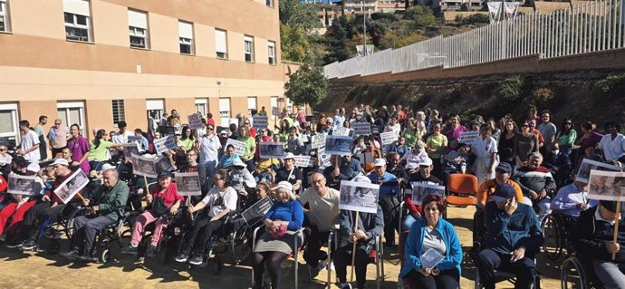 Una de las acciones de protesta por la situación de los servicios de la discapacidad previa al calendario de movilizaciones que se celebrará en cada una de las capitales andaluzas durante el mes de noviembre.