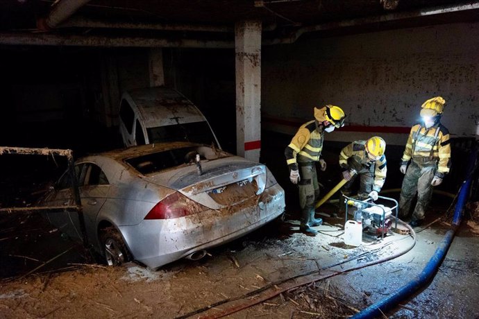 Efectivos del operativo aragonés en Catarroja.