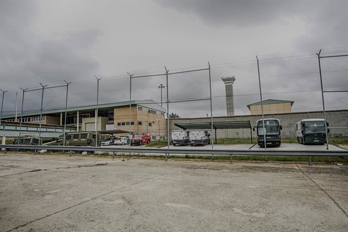 Archivo - Prisión de Soto del Real donde los efectivos de la UME se han desplegado para desinfectar las instalaciones y evitar así la expansión del coronavirus, en Soto del Real, Madrid (España), a 20 de marzo de 2020.