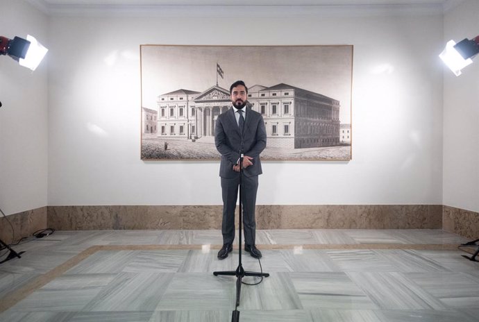 Archivo - El eurodiputado electo Luis 'Alvise' Pérez Fernández, líder de la agrupación Se Acabó la Fiesta, ofrece una rueda de prensa tras el acto de acatamiento a la Constitución de los candidatos proclamados electos tras las elecciones al Parlamento Eur