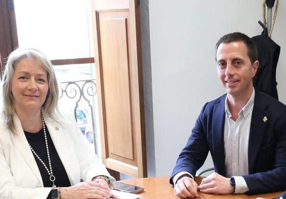 El presidente del Consell de Mallorca, Lloren Galmés, y la consellera insular de Promoción Económica y Desarrollo Local, Pilar Amate