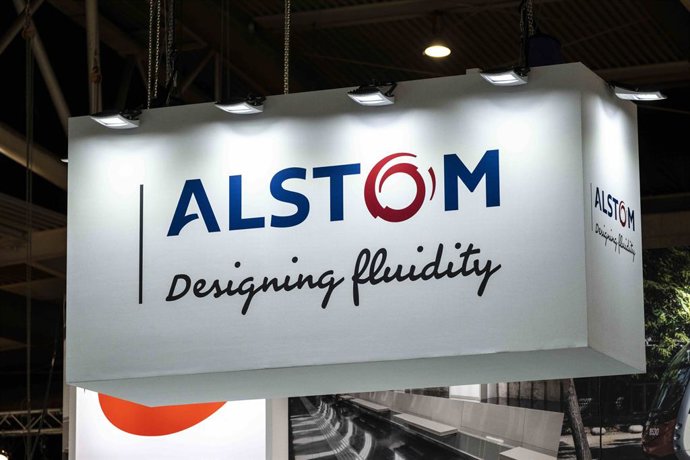 Archivo - November 13, 2018 - Barcelona, Catalonia, Spain - The logo of Alstom is seen during the fair..The Alstom logo is seen during the fair..Barcelona Smart City and Smart Mobility Expo World Congress. The event is based around the values of social in