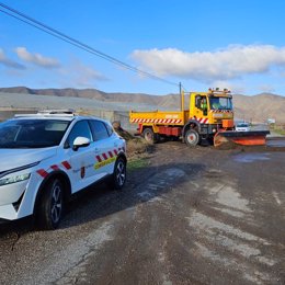 Limpieza de arrastres en las carreteras regionales