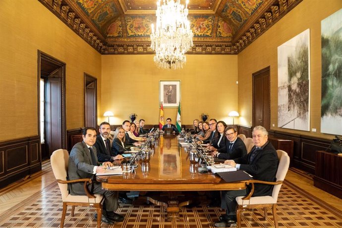 Archivo - Reunión del Consejo de Gobierno andaluz presidido por Juanma Moreno (Foto de archivo).