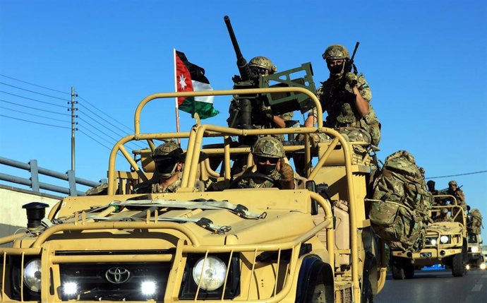 Archivo - Imagen de archivo de un desfile militar en la capital de Jordania, Amán