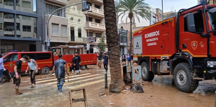 Bomberos de la Diputación de Zaragoza en Catarroja