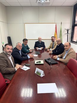 Reunión de la Junta y la Diputación de Granada con la DOP Poniente de Granada