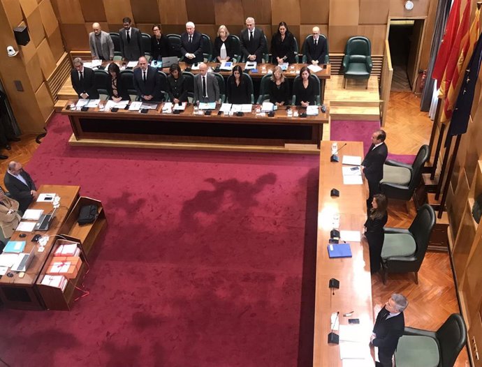 Minuto de silencio del pleno del Ayuntamiento de Zaragoza