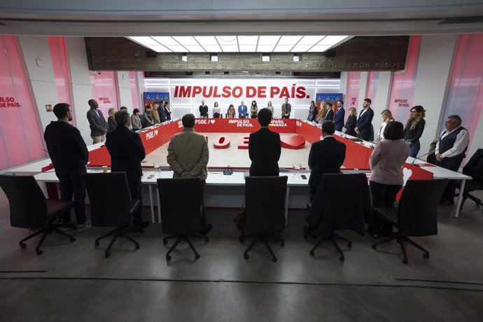 La Ejecutiva Federal del PSOE guarda un minuto de silencio por las víctimas de la DANA.