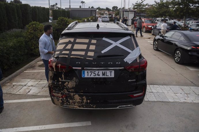 Coche de Presidencia del Gobierno en el Centro de Coordinación de Emergencias