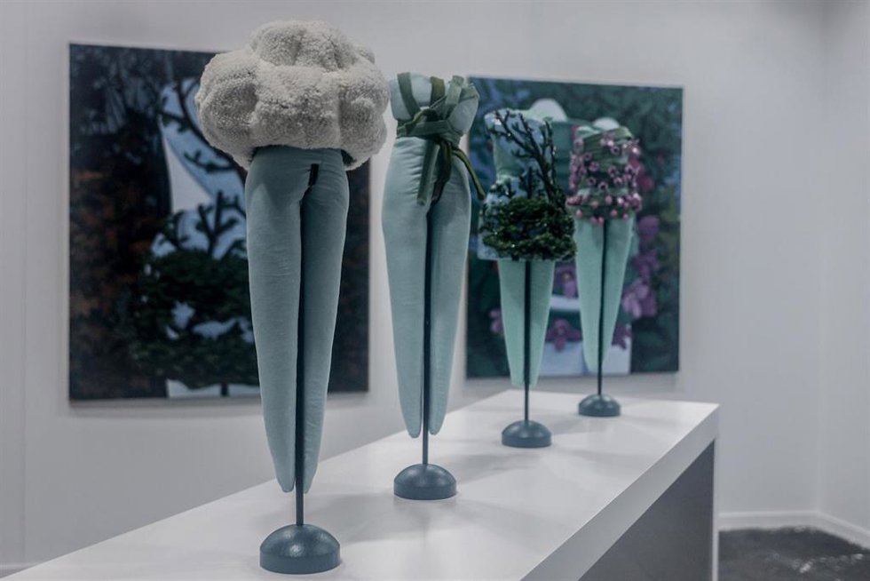 Varias obras de arte durante la feria Estampa 2024, en IFEMA Madrid, a 19 de octubre de 2024, en Madrid (España). La 32 edición de esta feria expone el galerismo y el arte contemporáneo en España con la participación de cerca de 100 galerías y alrededo