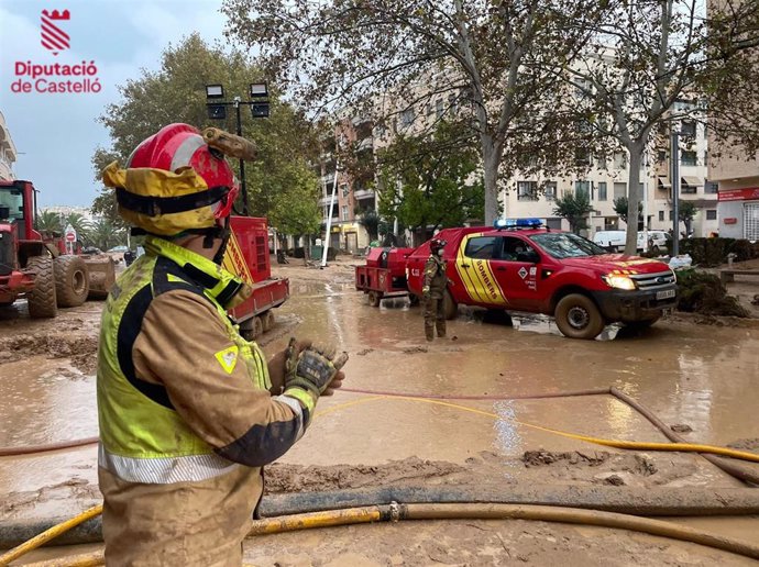 Bomberos de Castellón trabajando en Valencia