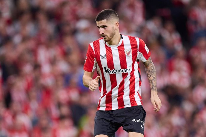 El mediapunta del Athletic Club Oihan Sancet durante el partido de Liga ante el Real Betis en San Mamés.