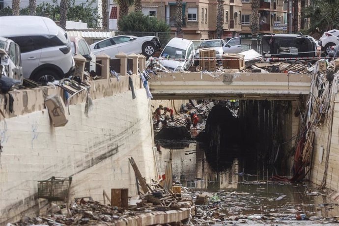 Imagen de los efectos de la DANA en Alfafar, una de las localidades valencianas damnificadas por este fenómeno meteorológico.  