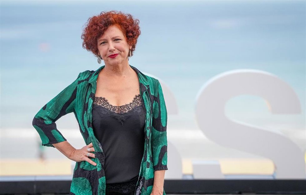 Archivo - La directora Icíar Bollaín posa durante el photocall de la película Soy Nevenka, en el Festival de Cine de San Sebastián, a 21 de septiembre de 2024, en San Sebastián, Guipúzcoa, País Vasco.