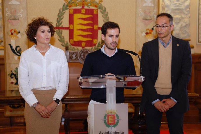 Los concejales del Ayuntamiento de Valladolid Mayte Martínez, Rodrigo Nietoy Víctor Martín.