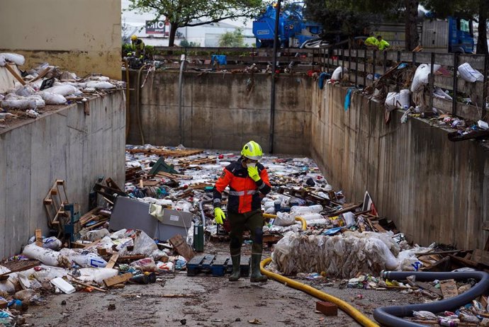 Destrozos en las inmediaciones del centro comercial Bonaire, a 4 de noviembre de 2024, en Aldaia, Valencia, Comunidad Valenciana (España). 