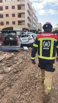 Un equipo especializado en emergencias de Bomberos Unidos sin Fronteras se desplaza este martes a Valencia
