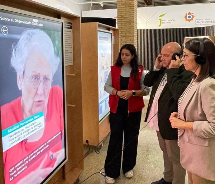 Inauguración de la exposición interactiva 'Un momento a solas'.