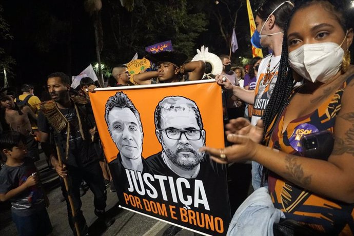 Archivo - Una marcha para protestar por la muerte del periodista británico Dom Phillips y el indigenista brasileño Bruno Pereira