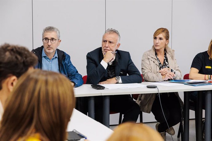 (E-D) El secretari d'Estat de Política Territorial, Arcadi España; el ministre de Política Territorial i Memòria Democràtica, Ángel Víctor Torres i la  consellera de Justícia i Interior de la Generalitat valenciana, Salomé Pradas, en el CECOPI