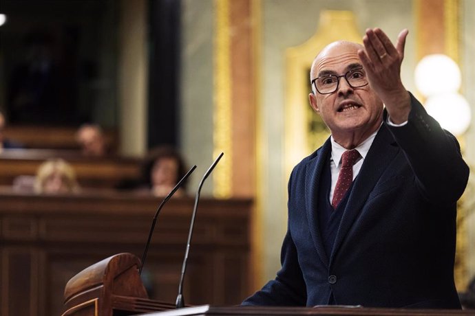 Archivo - El diputado del partido popular, Fernando de Rosa Torner, interviene durante la sesión plenaria, en el Congreso de los Diputados, a 12 de diciembre de 2023, en Madrid (España). El Pleno del Congreso acoge hoy el primer debate de la proposición d