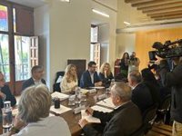 Sindicatos y CEV reclaman "agilidad" a las administraciones y proponen medidas de ayuda adicionales