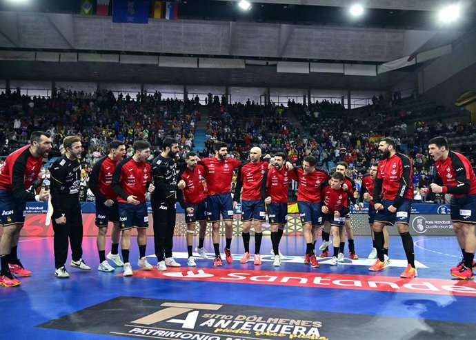 Archivo - Selección española masculina de balonmano en el Preolímpico de Granollers