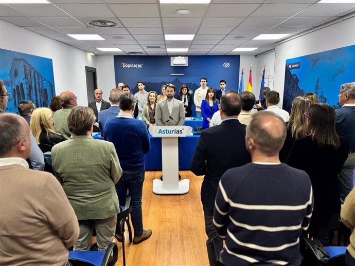 Minuto de silencio en el PP asturiano.