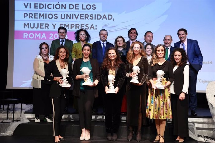 El presidente de la Diputación de Sevilla, Javier Fernández, en los Premios Roma 'Universidad, Mujer y Empresa'.