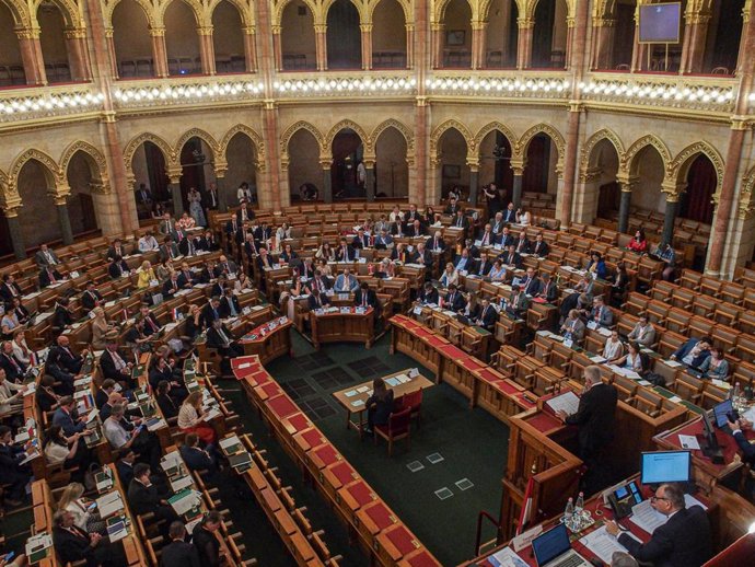 Archivo - Vista de la Cámara de los Pares del Parlamento húngaro