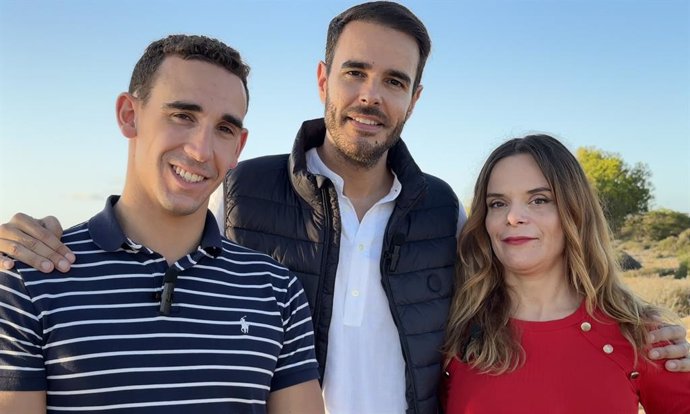 Albert Pomar, David Castillo y Marisa Pulido en la grabación de la promoción en Chipre