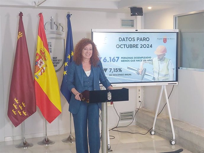 La directora general del SEF, Pilar Valero, durante la rueda de prensa en la que ofreció los datos del paro de octubre