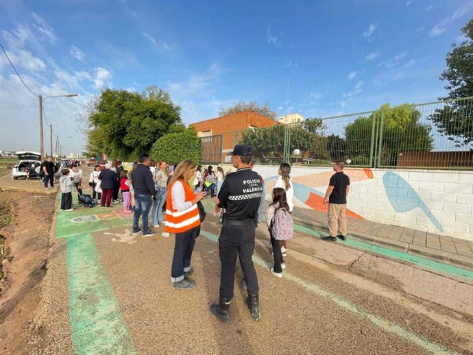 Los niños del CEIP Castella l'Oliveral vuelven al cole