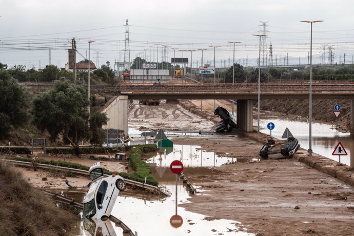 Estragos ocasionados por la DANA, a 4 de noviembre de 2024, en Torrent, Valencia, Comunidad Valenciana (España). La DANA ha dejado, por el momento, 210 víctimas mortales en Valencia, con pueblos devastados, restricciones de movilidad y carreteras cortadas